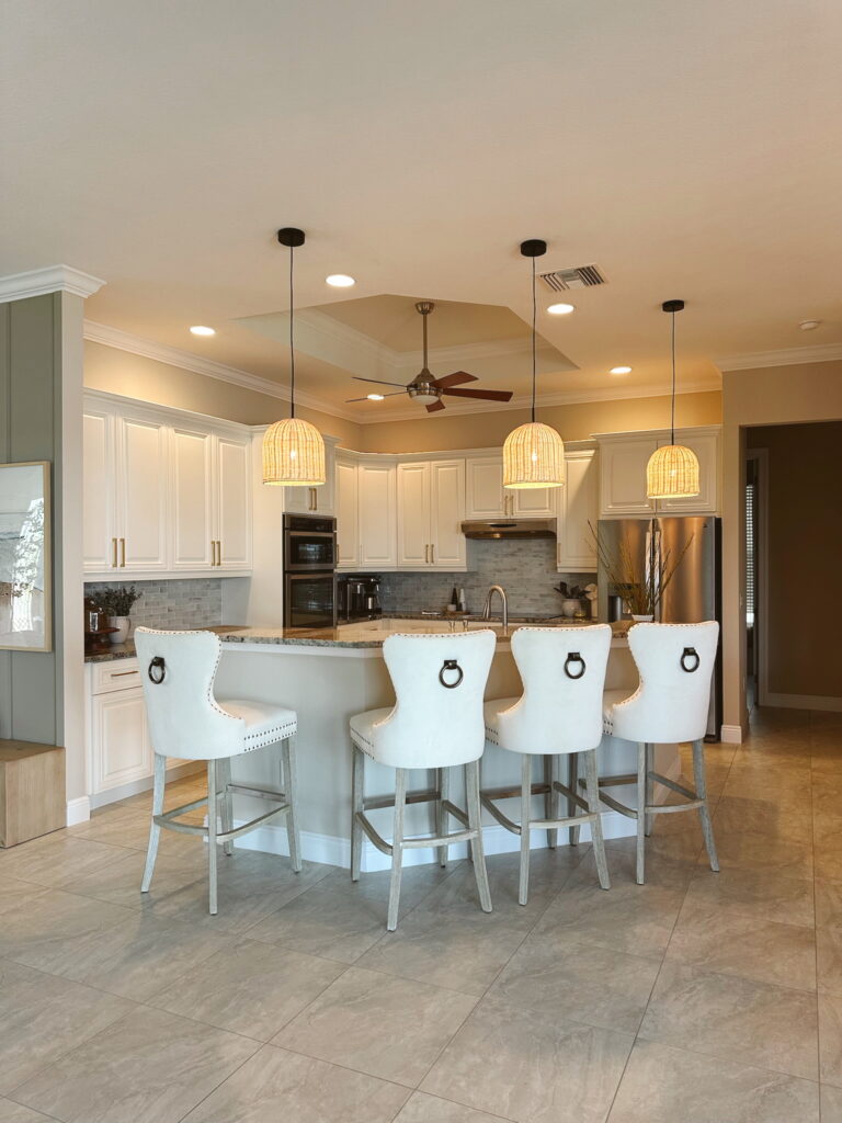 Edited in Tezza with: Lush, Temperature, & Brightness