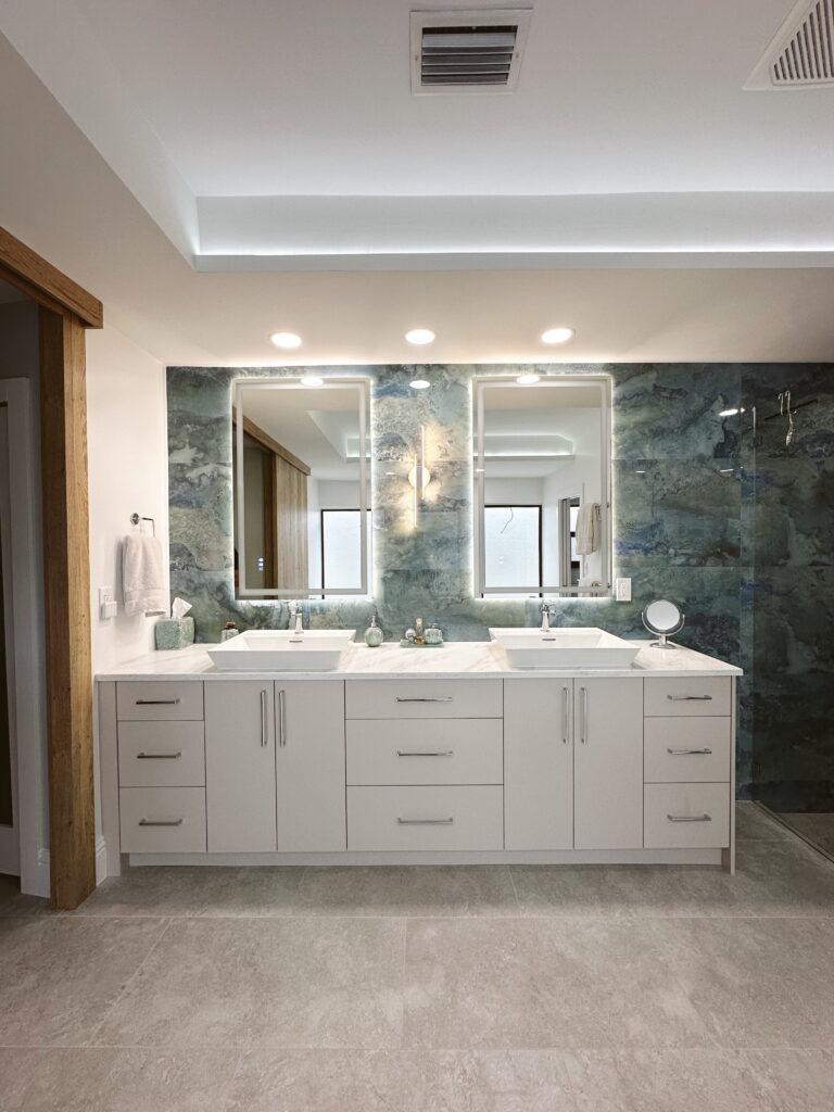 Edited in Tezza with: Lush, Temperature, & Brightness