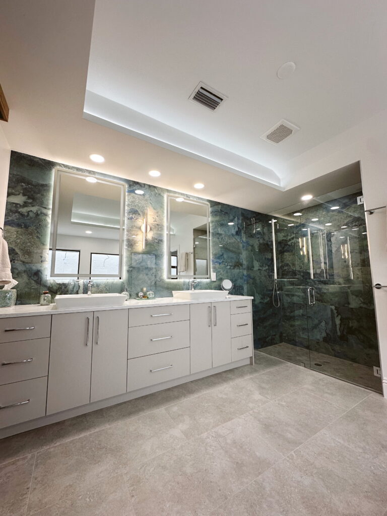 Edited in Tezza with: Lush, Temperature, & Brightness