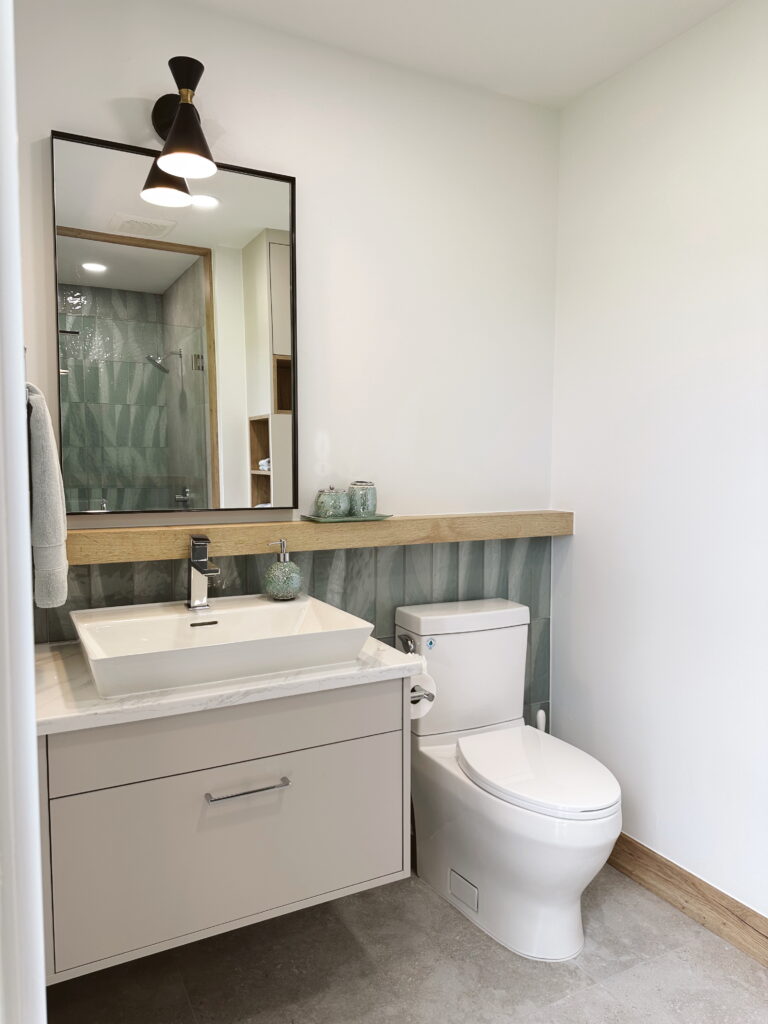 Edited in Tezza with: Lush, Temperature, & Brightness