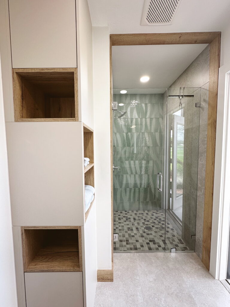 Edited in Tezza with: Lush, Temperature, & Brightness