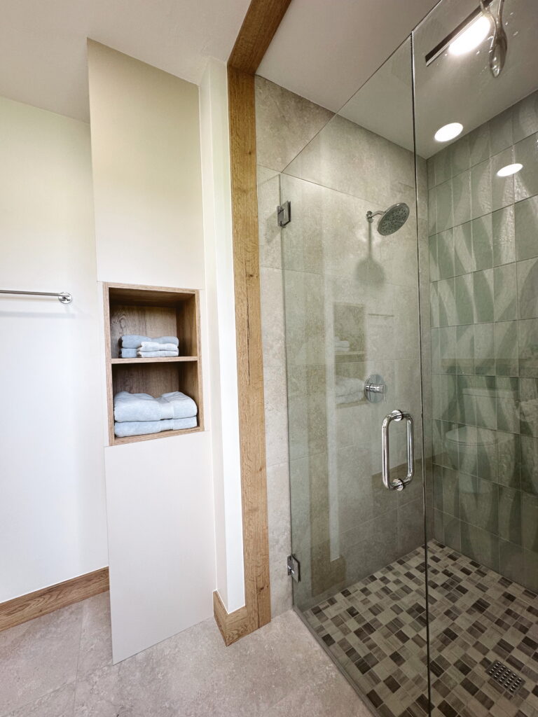 Edited in Tezza with: Lush, Temperature, & Brightness